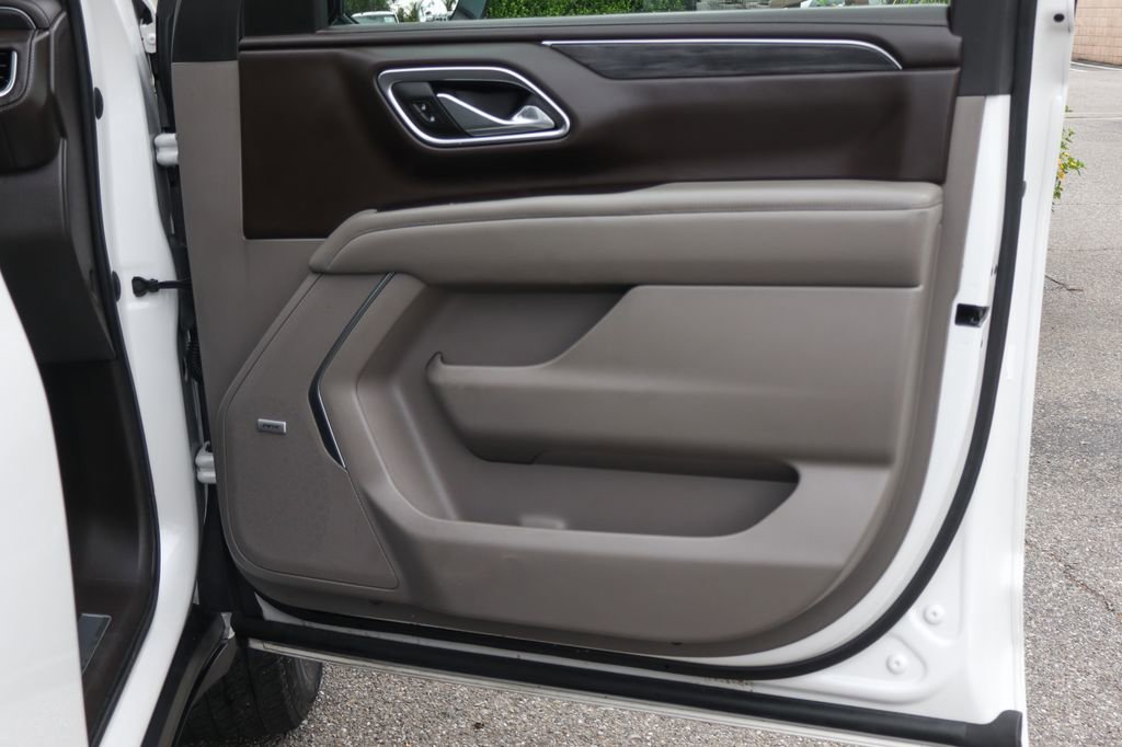 Used 2021 GMC Yukon XL SLT w/ SLT Premium Package image 52