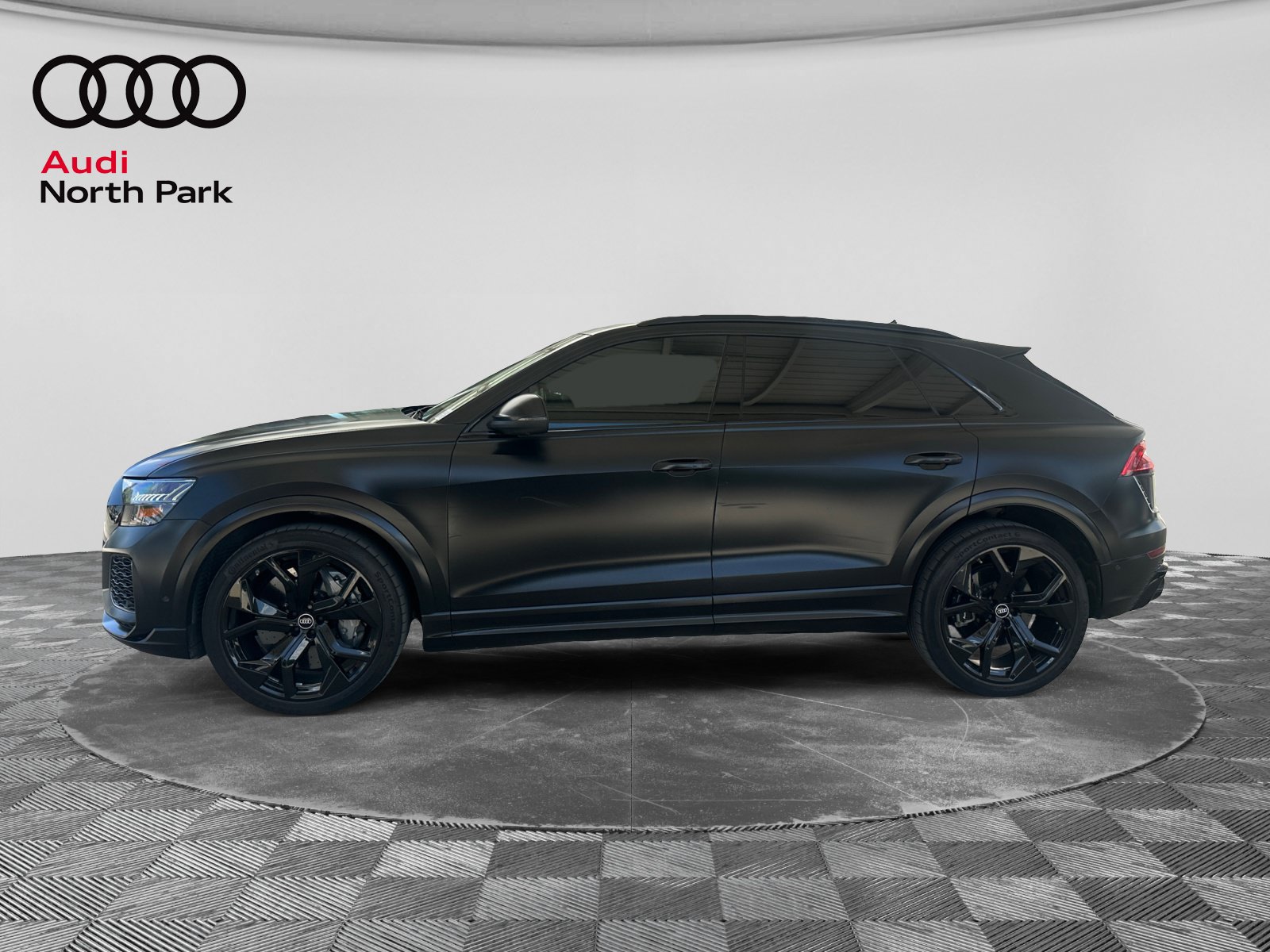 Used 2022 Audi RS Q8 w/ Black Optic Package AWD/4WD image 2