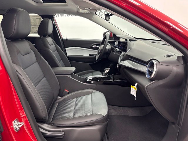 New 2026 Chevrolet Trax LT w/ Sunroof Package FWD image 30