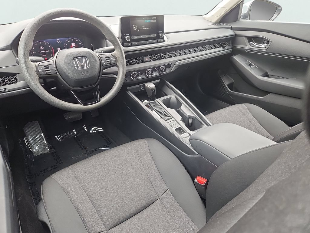 Used 2025 Honda Accord LX image 11