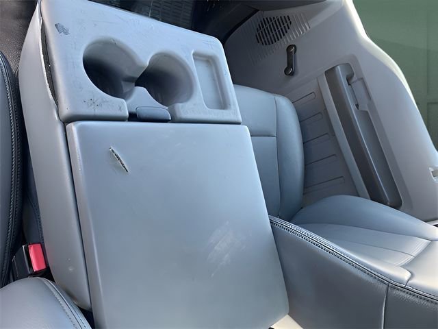 Used 2013 Ford F550 4x4 SuperCab Super Duty w/ Payload Upgrade Pkg image 27