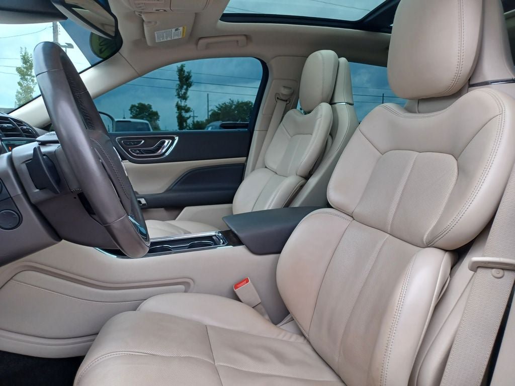 Used 2017 Lincoln Continental Reserve w/ Climate Package AWD/4WD image 7