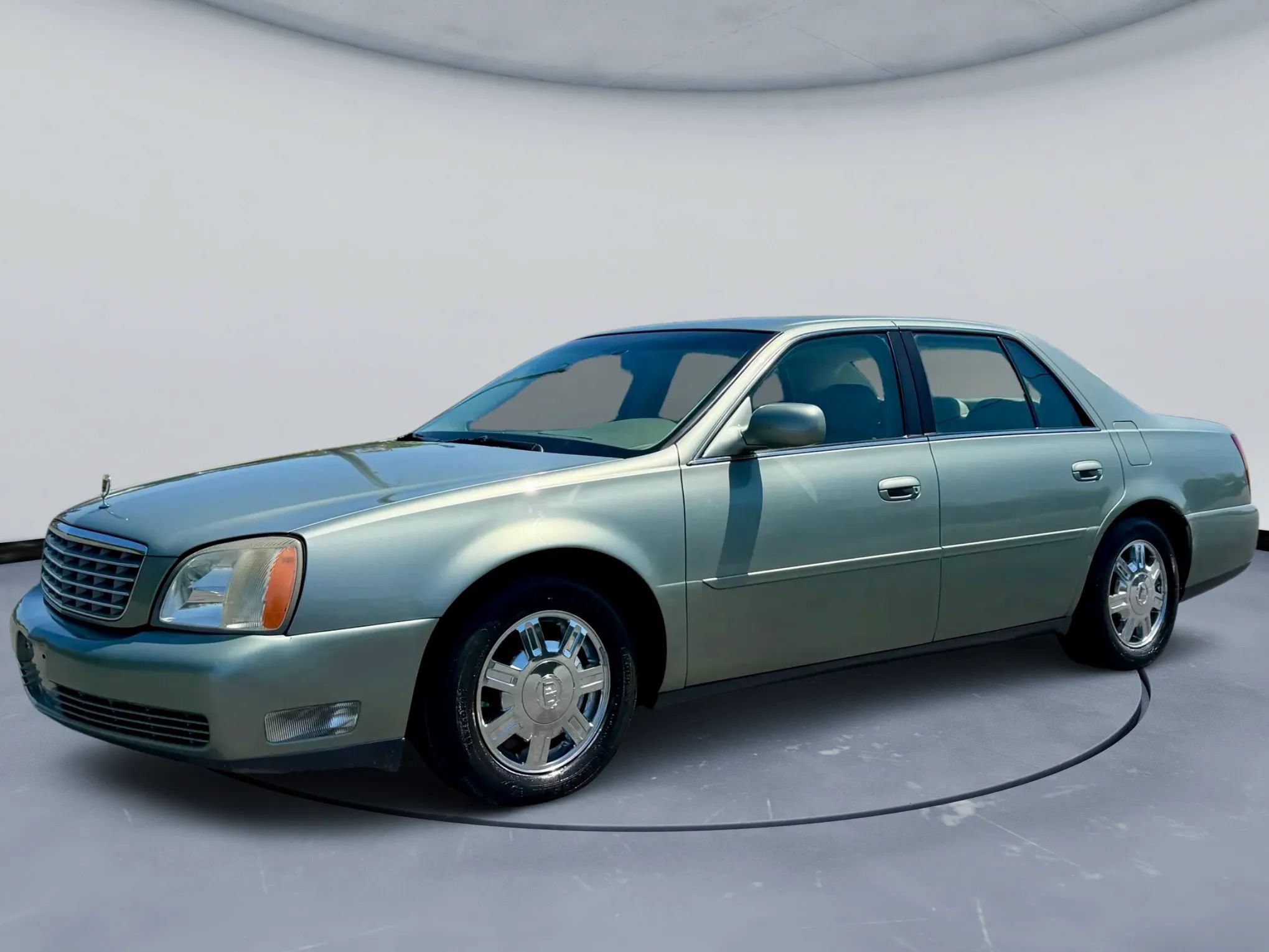 Used 2005 Cadillac De Ville FWD image 2