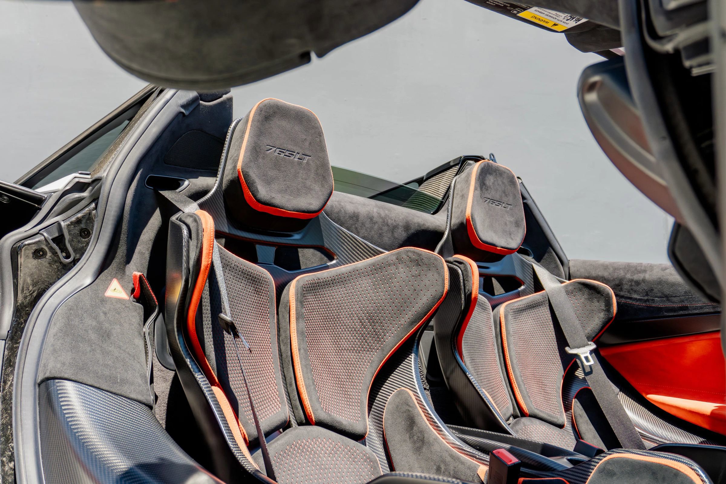 Used 2022 McLaren 765LT RWD image 17