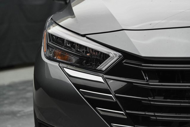 New 2025 Nissan Versa SV w/ Trunk Package image 4