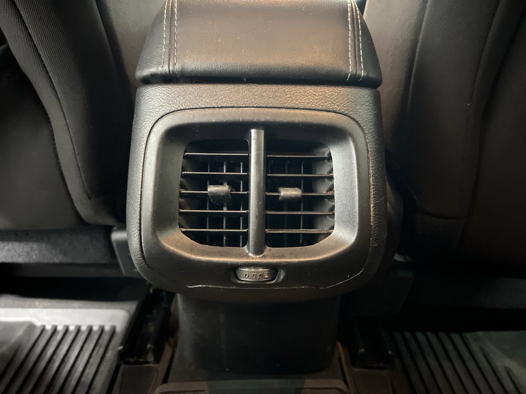 Used 2021 Jeep Cherokee Latitude w/ Mopar Interior Package image 19