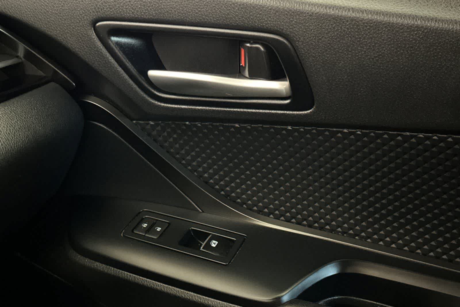 Used 2018 Toyota C-HR XLE FWD image 20