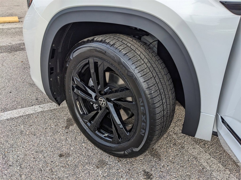 New 2026 Volkswagen Atlas Cross Sport SEL R-Line image 29