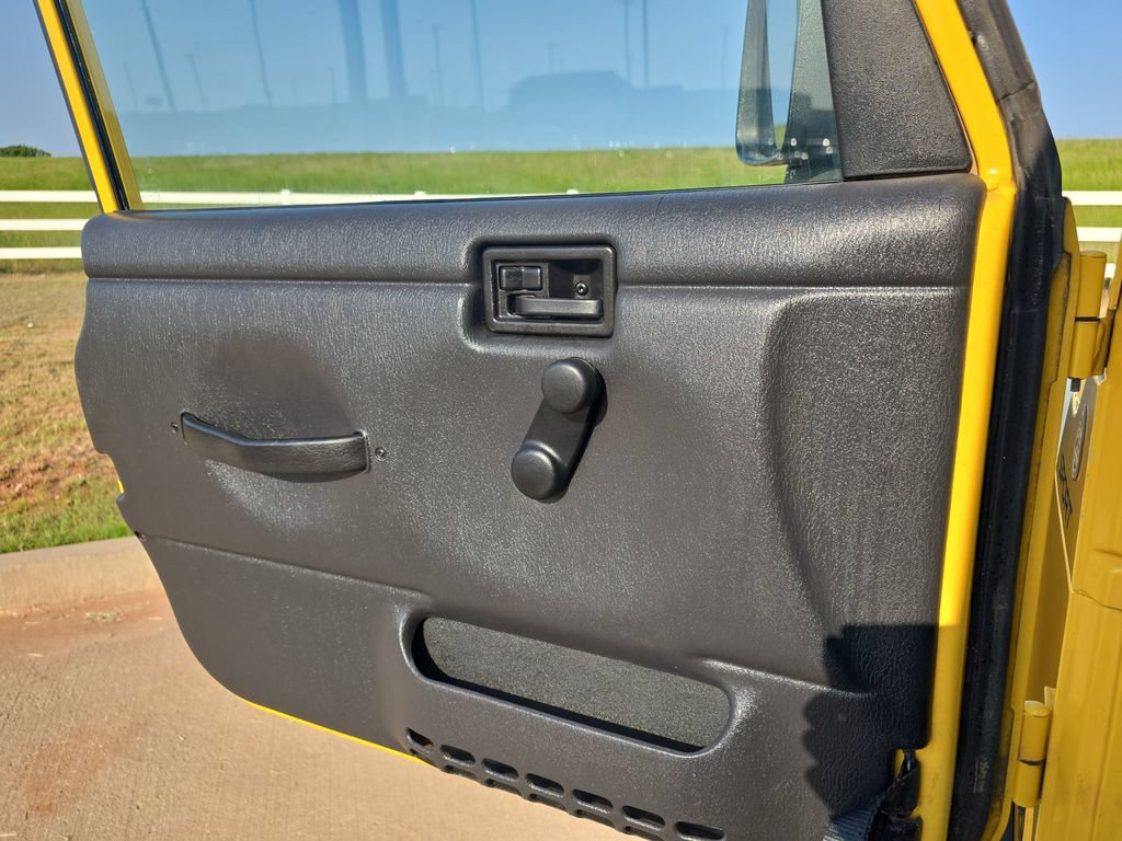 Used 2004 Jeep Wrangler 4WD image 21