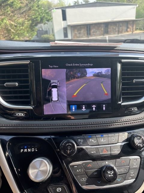 Used 2020 Chrysler Pacifica Limited w/ Advanced Safetytec Group image 17