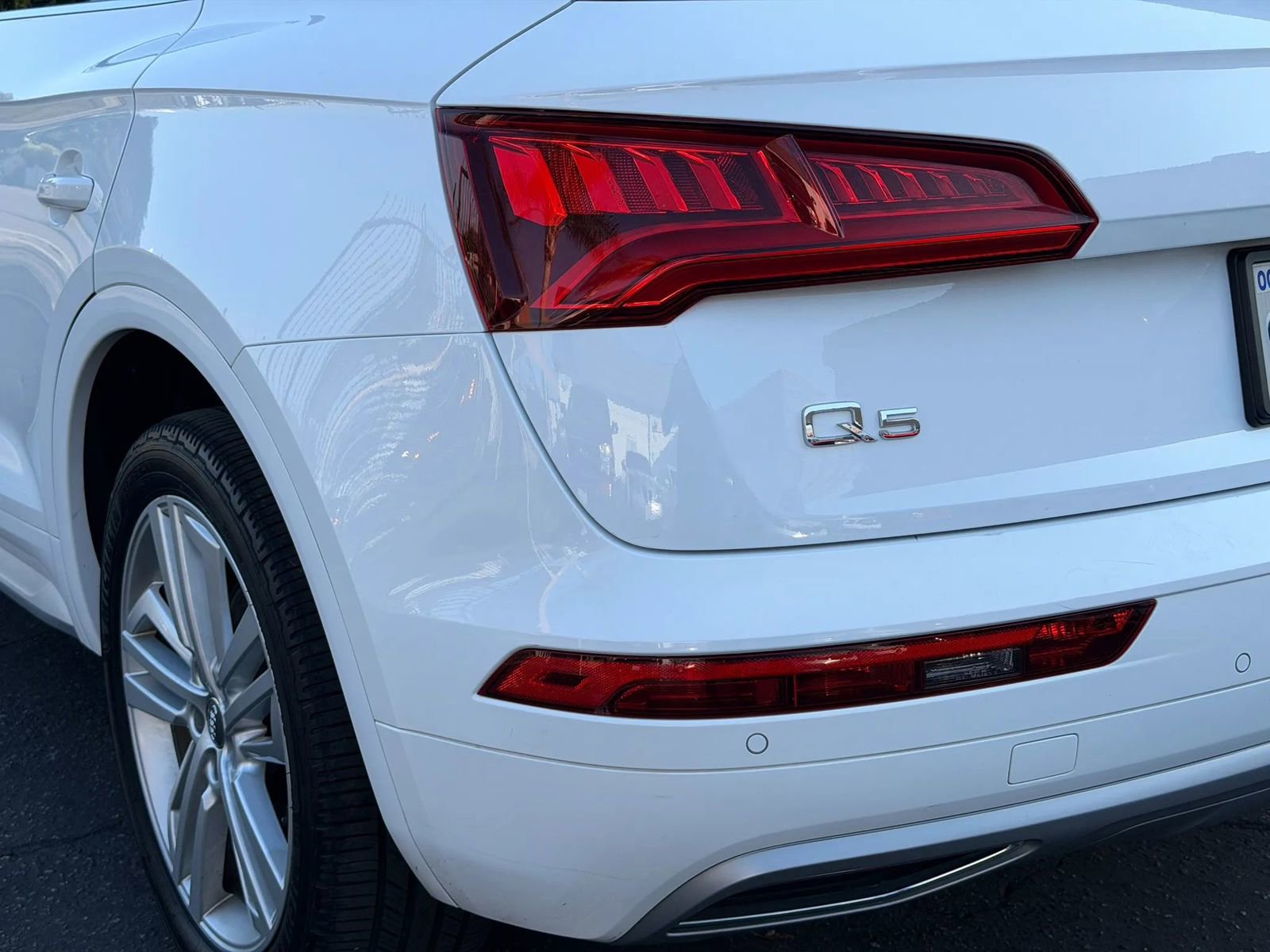 Used 2018 Audi Q5 2.0T Premium Plus w/ Premium Plus Package AWD/4WD image 19