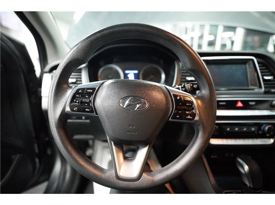 Used 2018 Hyundai Sonata SE w/ Cargo Package image 19