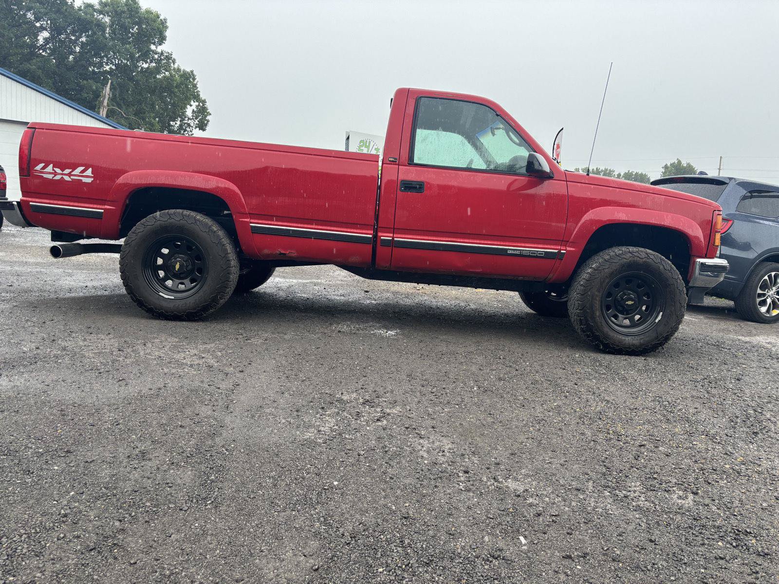 Used 1998 GMC Sierra 1500 4x4 Regular Cab w/ Valuemax Pkg image 2