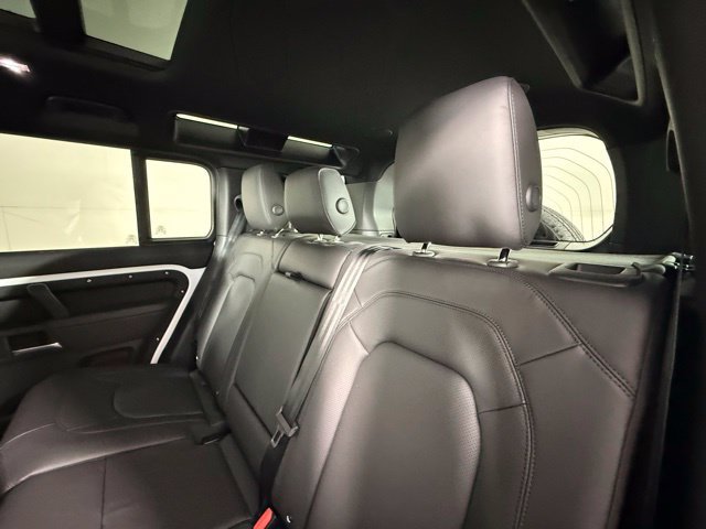 New 2026 Land Rover Defender 110 X-Dynamic SE AWD/4WD image 27