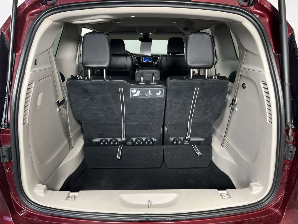 Used 2021 Chrysler Voyager Lxi FWD image 22
