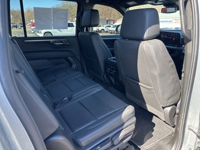 Used 2025 Chevrolet Suburban Z71 AWD/4WD image 25