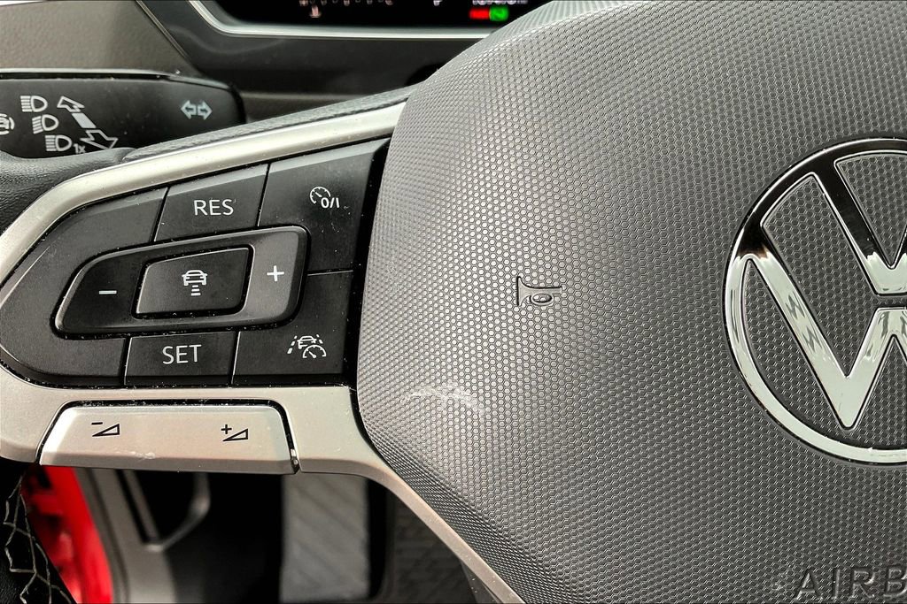 Used 2022 Volkswagen Tiguan SE image 47