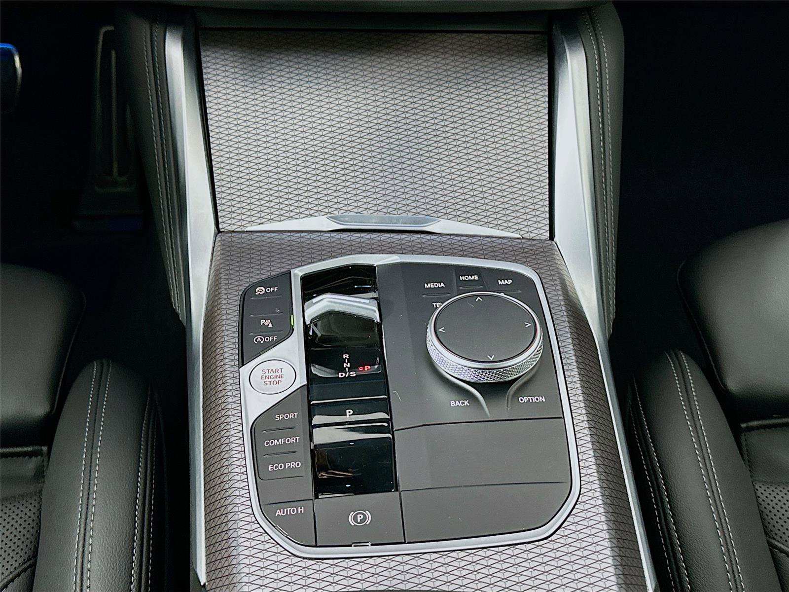 Used 2025 BMW M240i xDrive Coupe w/ Premium Package image 17