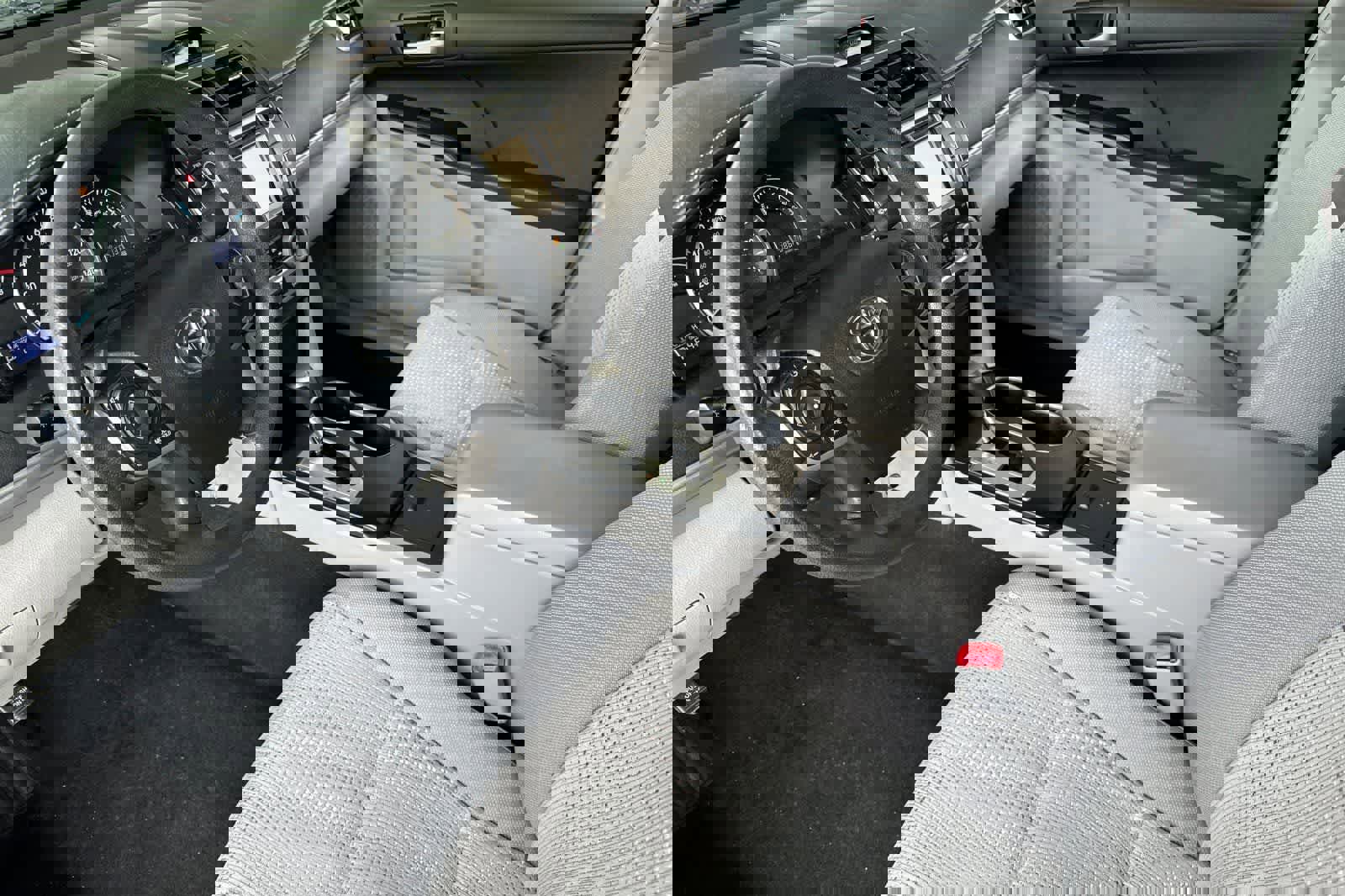 Used 2012 Toyota Camry LE FWD image 11