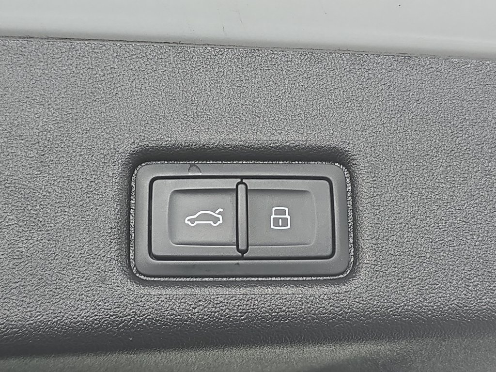 Certified 2025 Audi Q5 Premium w/ Convenience Package AWD/4WD image 25