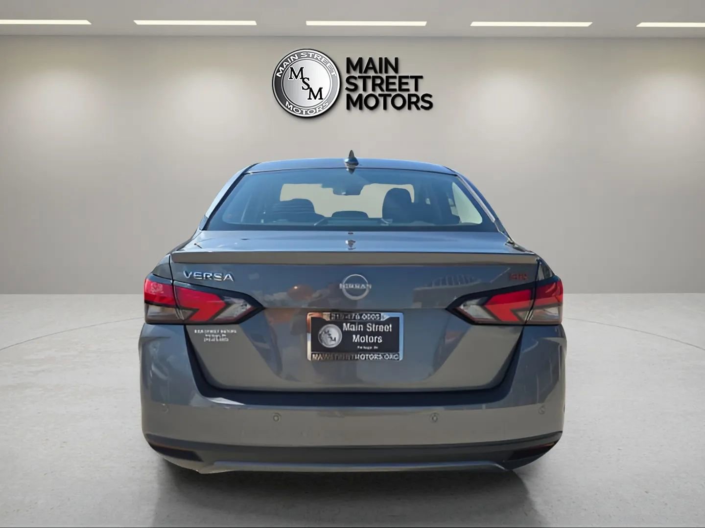 Used 2024 Nissan Versa SR w/ Trunk Package image 4