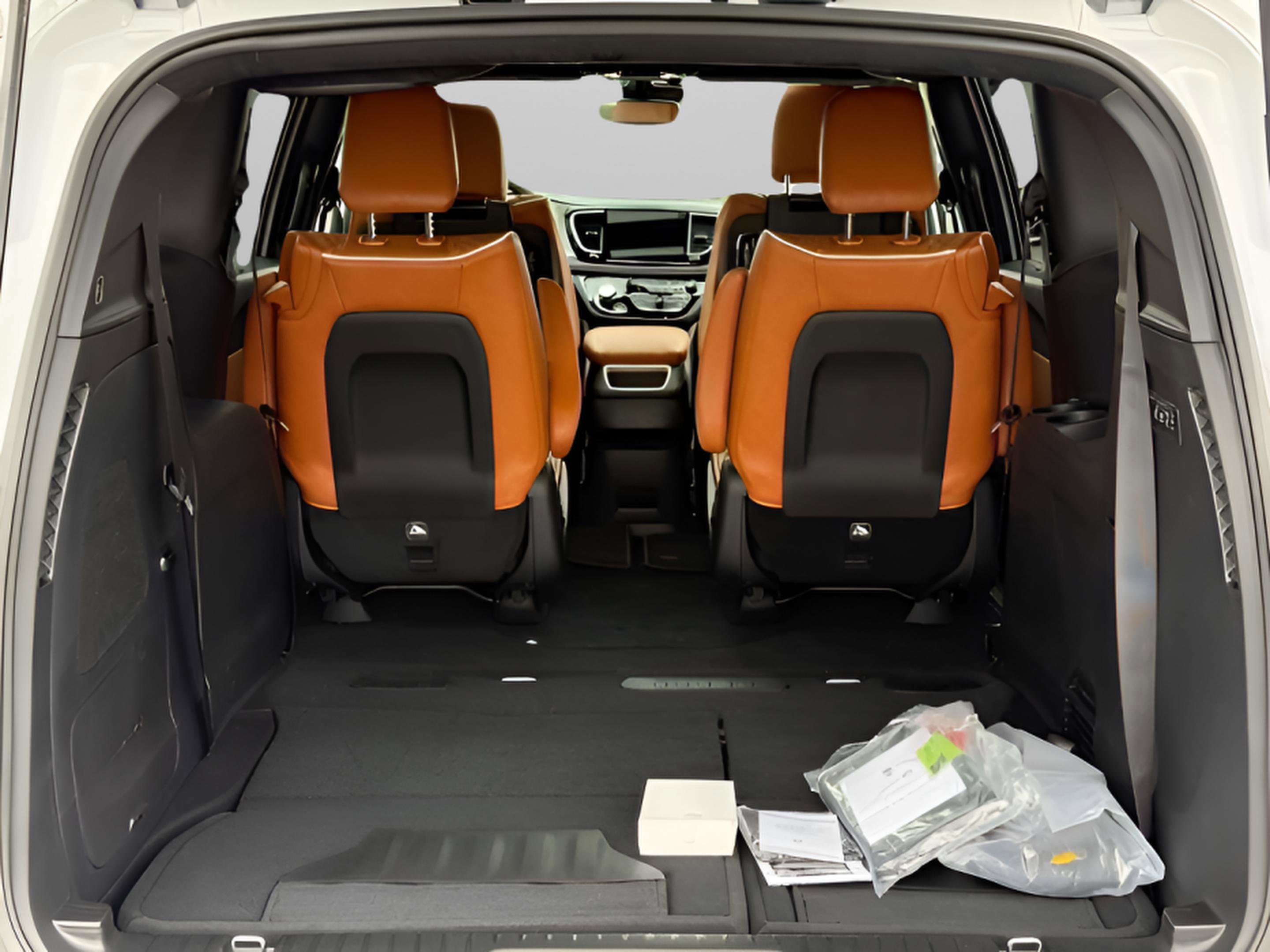 New 2026 Chrysler Pacifica Pinnacle image 32