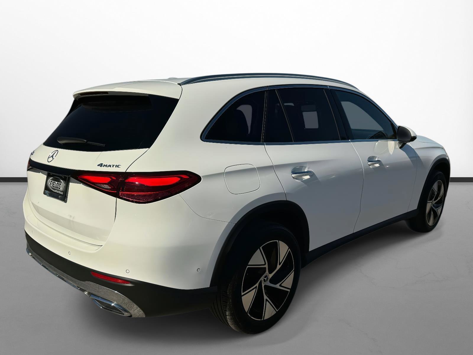 Used 2024 Mercedes-Benz GLC 300 4MATIC image 3