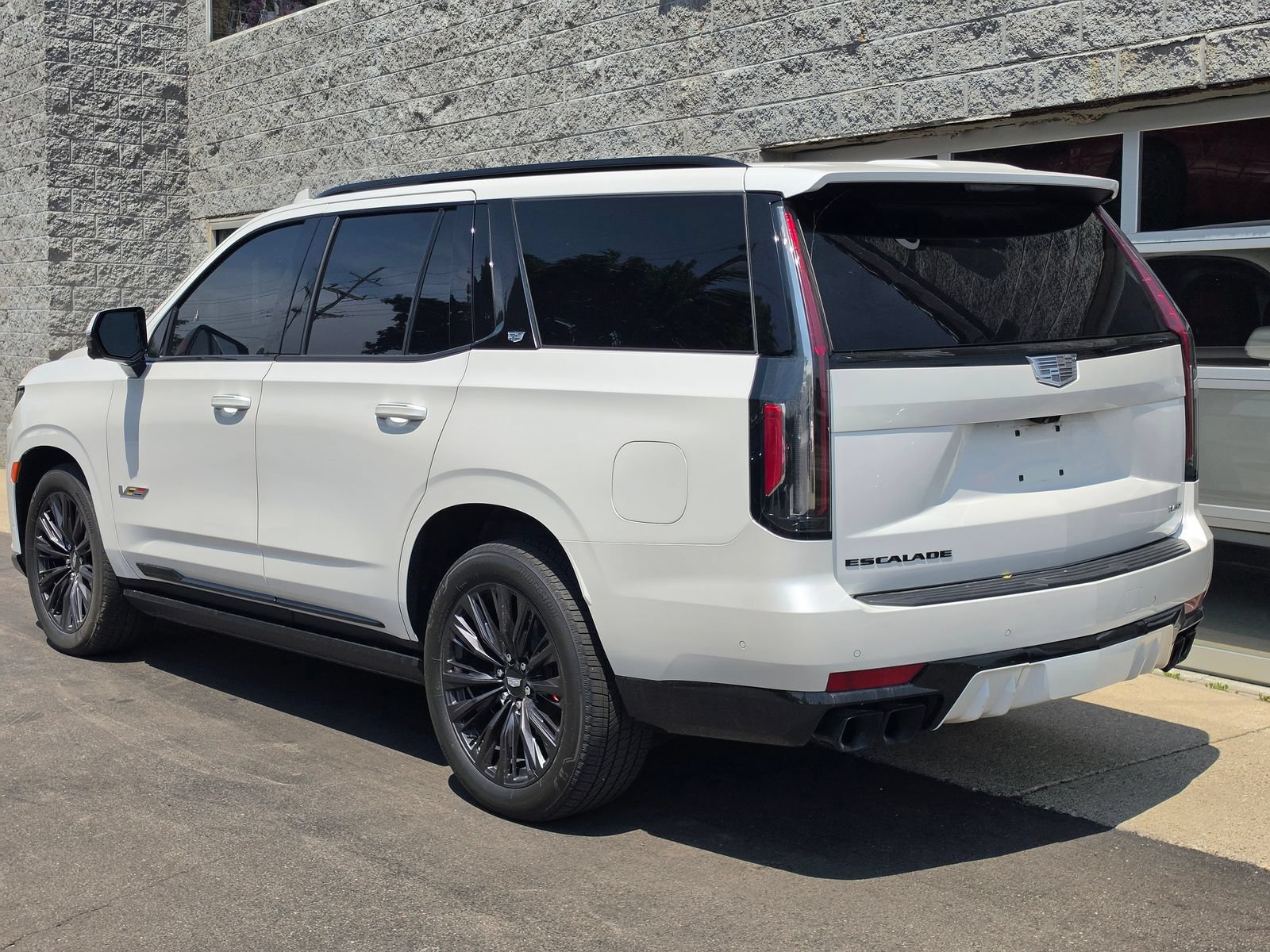 Used 2024 Cadillac Escalade V w/ LPO, ONYX Package AWD/4WD image 6