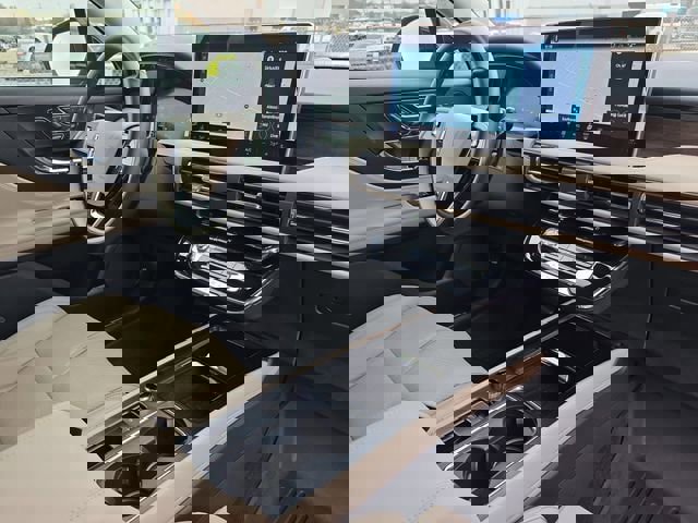 Used 2025 Lincoln Corsair Reserve w/ Equipment Group 202A image 22