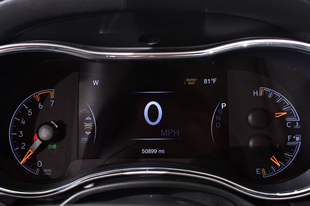 Used 2020 Jeep Grand Cherokee Overland AWD/4WD image 27
