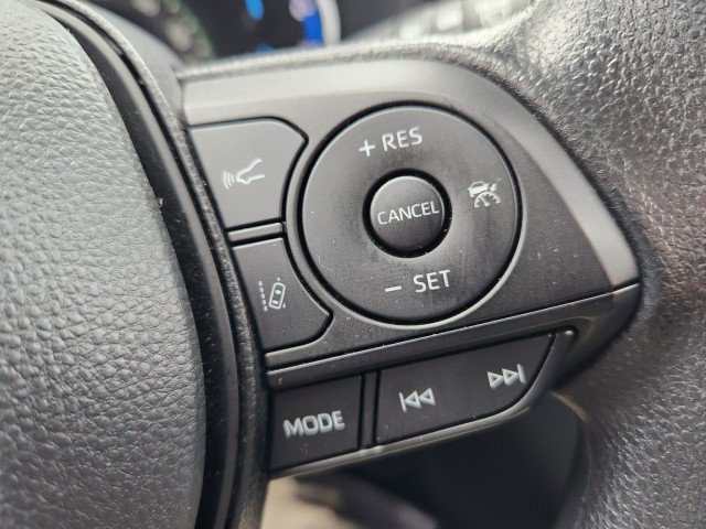 Used 2025 Toyota RAV4 XLE image 39