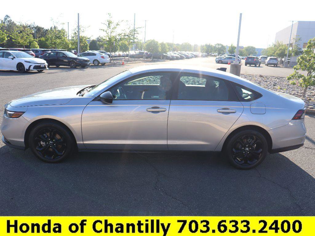 Used 2025 Honda Accord SE image 4