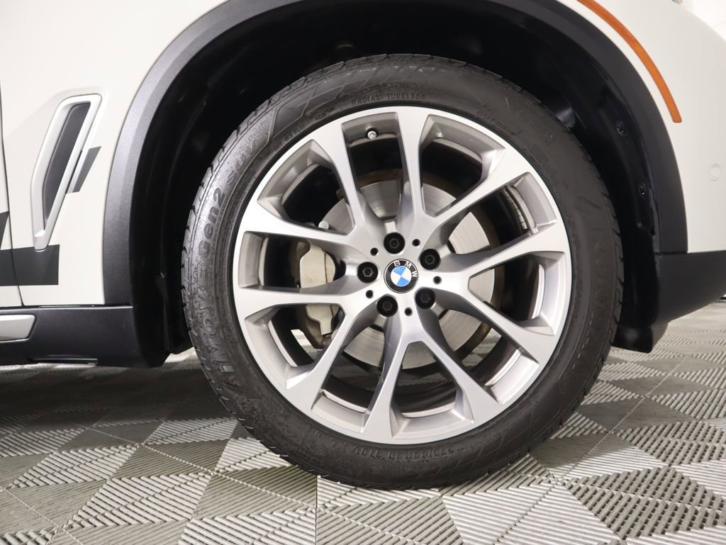 Used 2022 BMW X5 sDrive40i w/ Parking Assistance Package image 33