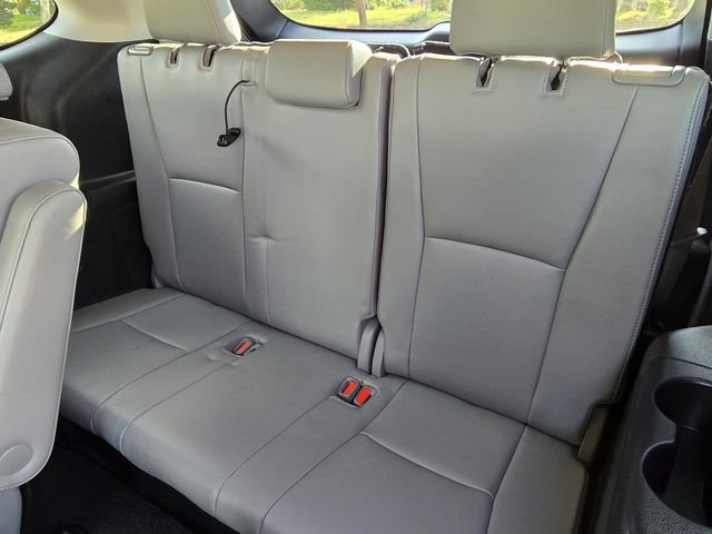 Used 2020 Toyota Highlander Limited image 26
