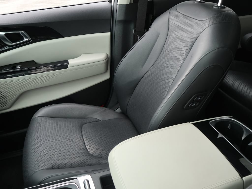 Certified 2024 Kia Carnival SX Prestige FWD image 23
