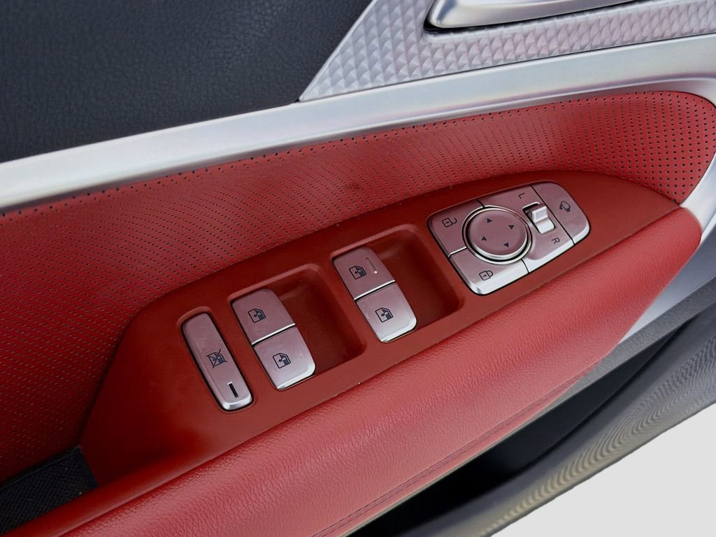 Used 2023 Genesis G70 2.0T w/ Sport Prestige Package image 22