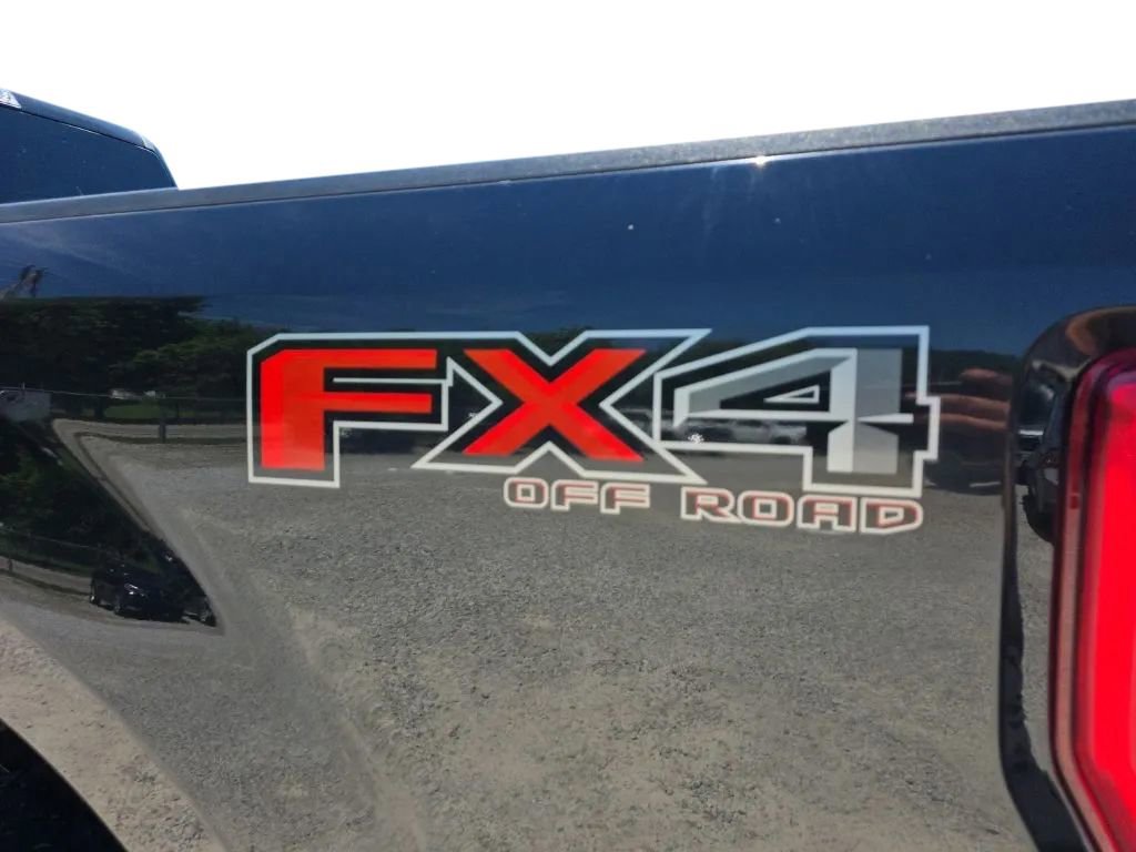 Used 2019 Ford F250 XLT w/ XLT Premium Package AWD/4WD image 10