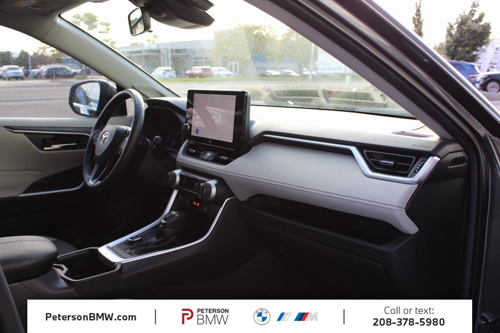 Used 2023 Toyota RAV4 XLE Premium image 34