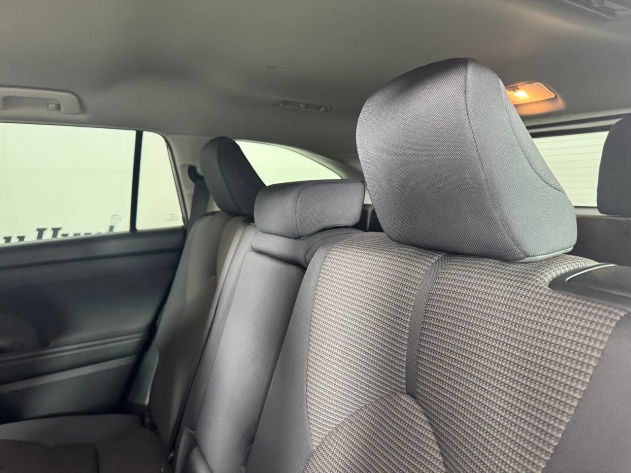 Used 2021 Toyota Highlander LE FWD image 21