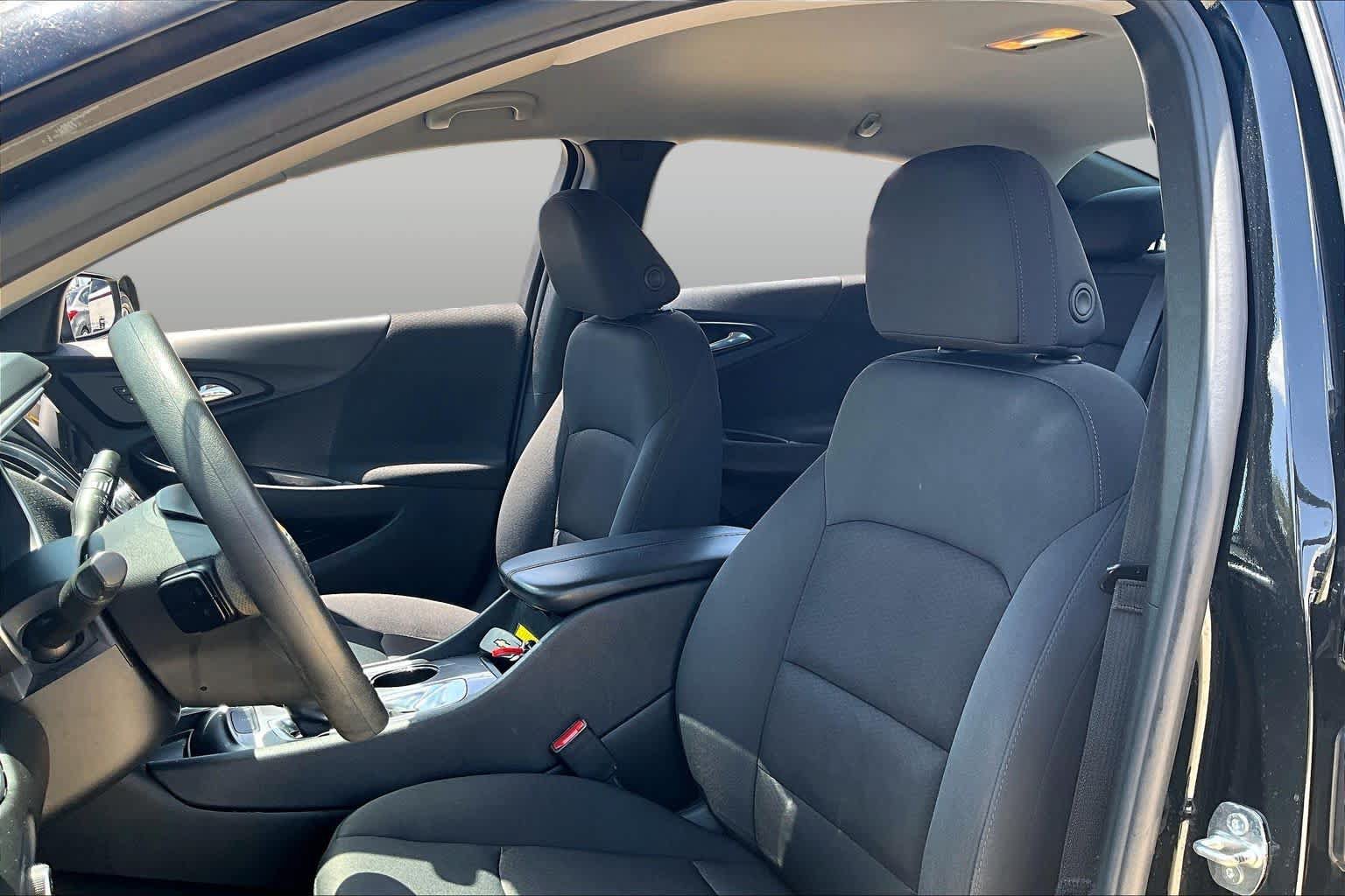 Used 2021 Chevrolet Malibu LT FWD image 8