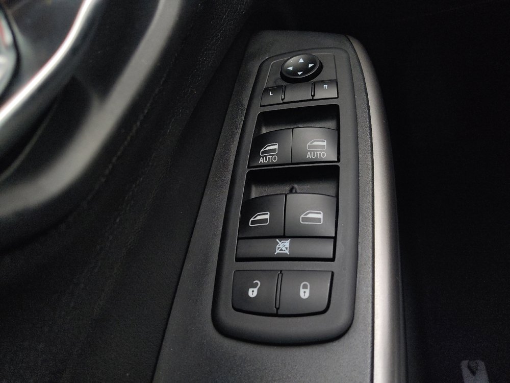 Used 2020 Jeep Cherokee Latitude Plus w/ Cold Weather Group image 27