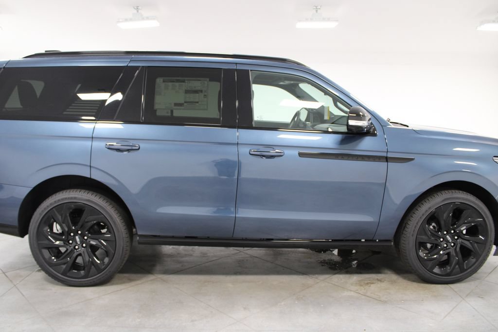 New 2027 Lincoln Navigator Reserve w/ Jet Appearance Package AWD/4WD image 10