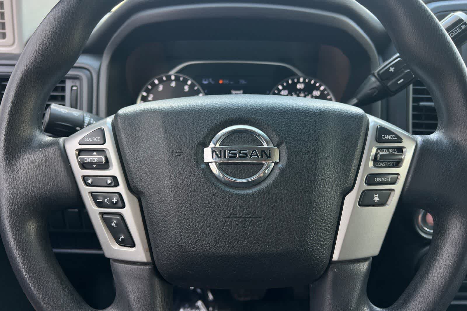 Used 2022 Nissan Titan SV AWD/4WD image 26