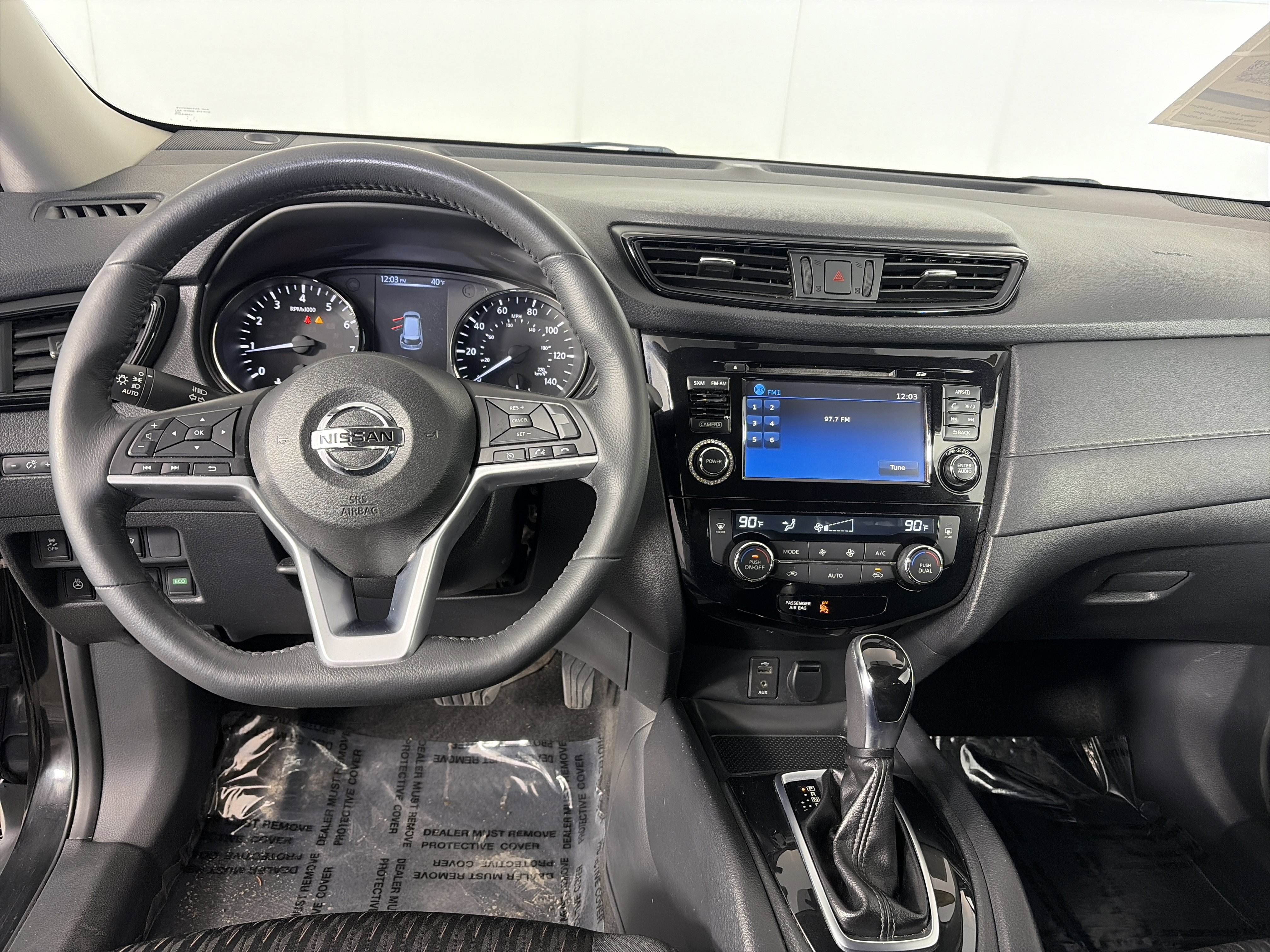 Used 2017 Nissan Rogue SV w/ SV Premium Package image 3