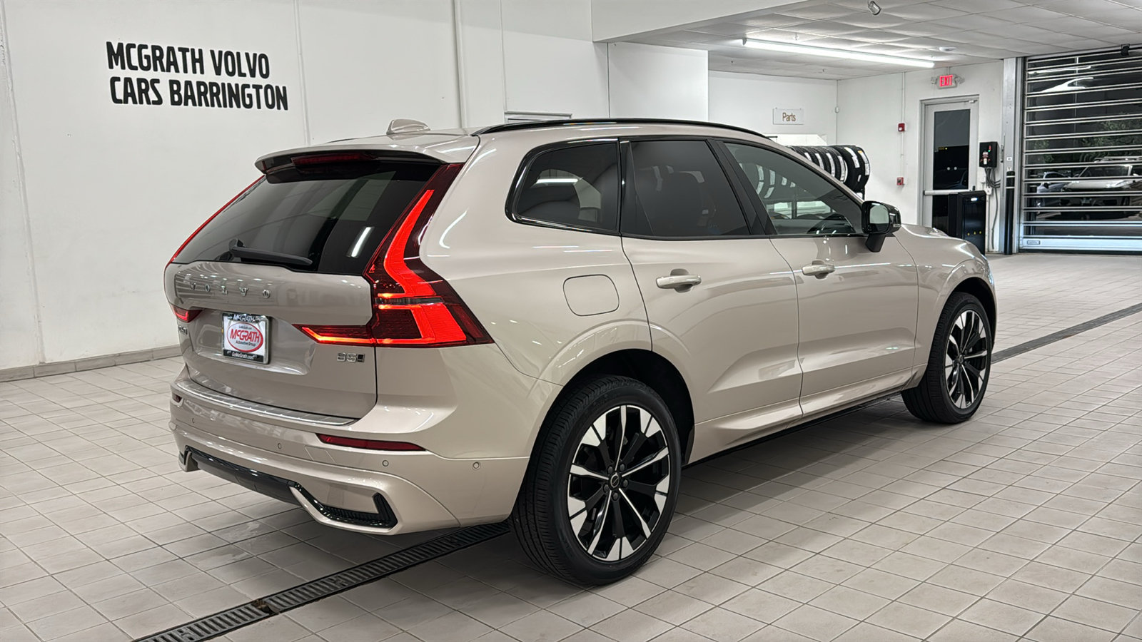 Used 2026 Volvo XC60 B5 Plus AWD/4WD image 5