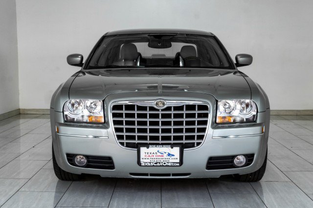 Used 2006 Chrysler 300 Touring RWD image 3