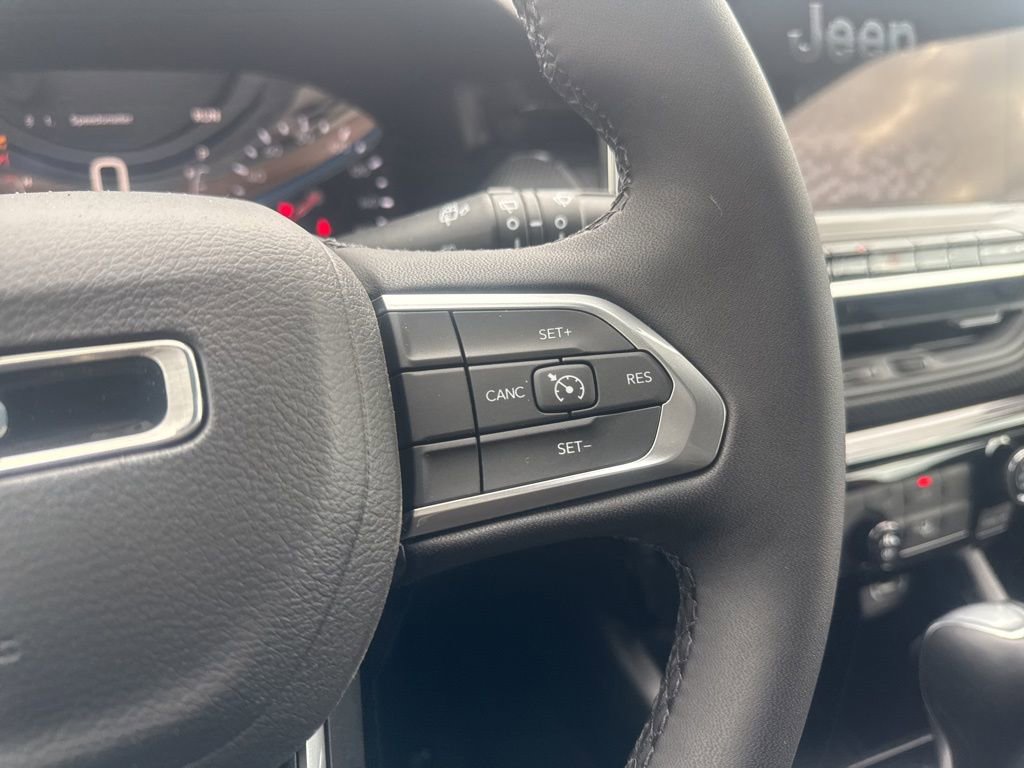 New 2026 Jeep Compass Latitude image 18