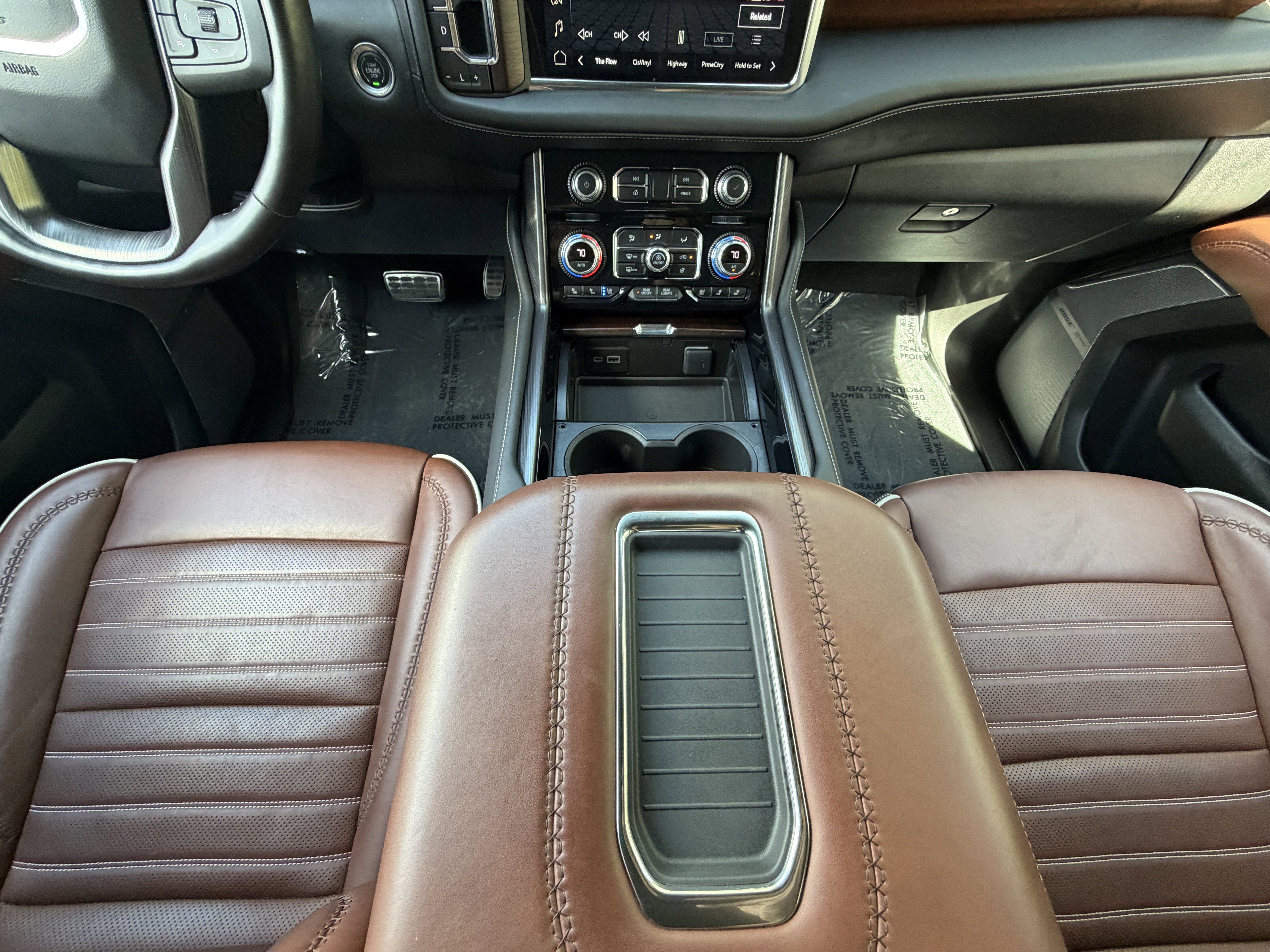 Used 2023 GMC Yukon Denali Ultimate AWD/4WD image 29