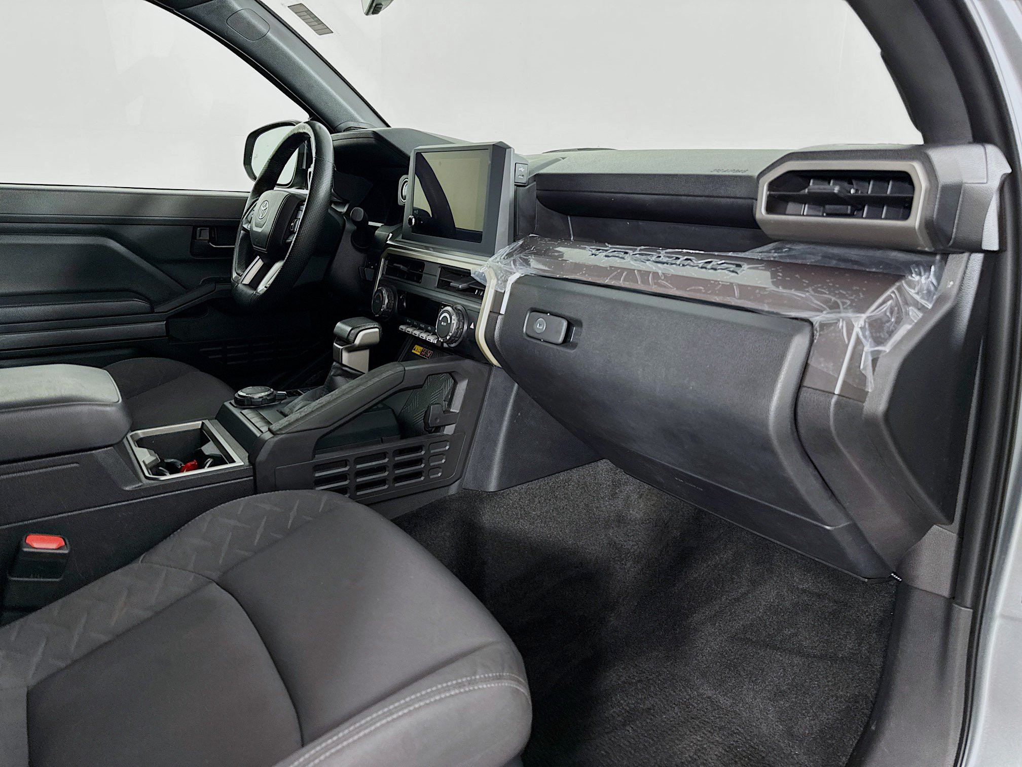 Certified 2024 Toyota Tacoma SR5 AWD/4WD image 27