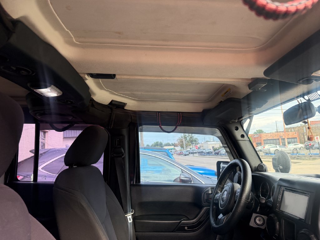 Used 2013 Jeep Wrangler Unlimited Sport w/ Connectivity Group AWD/4WD image 12